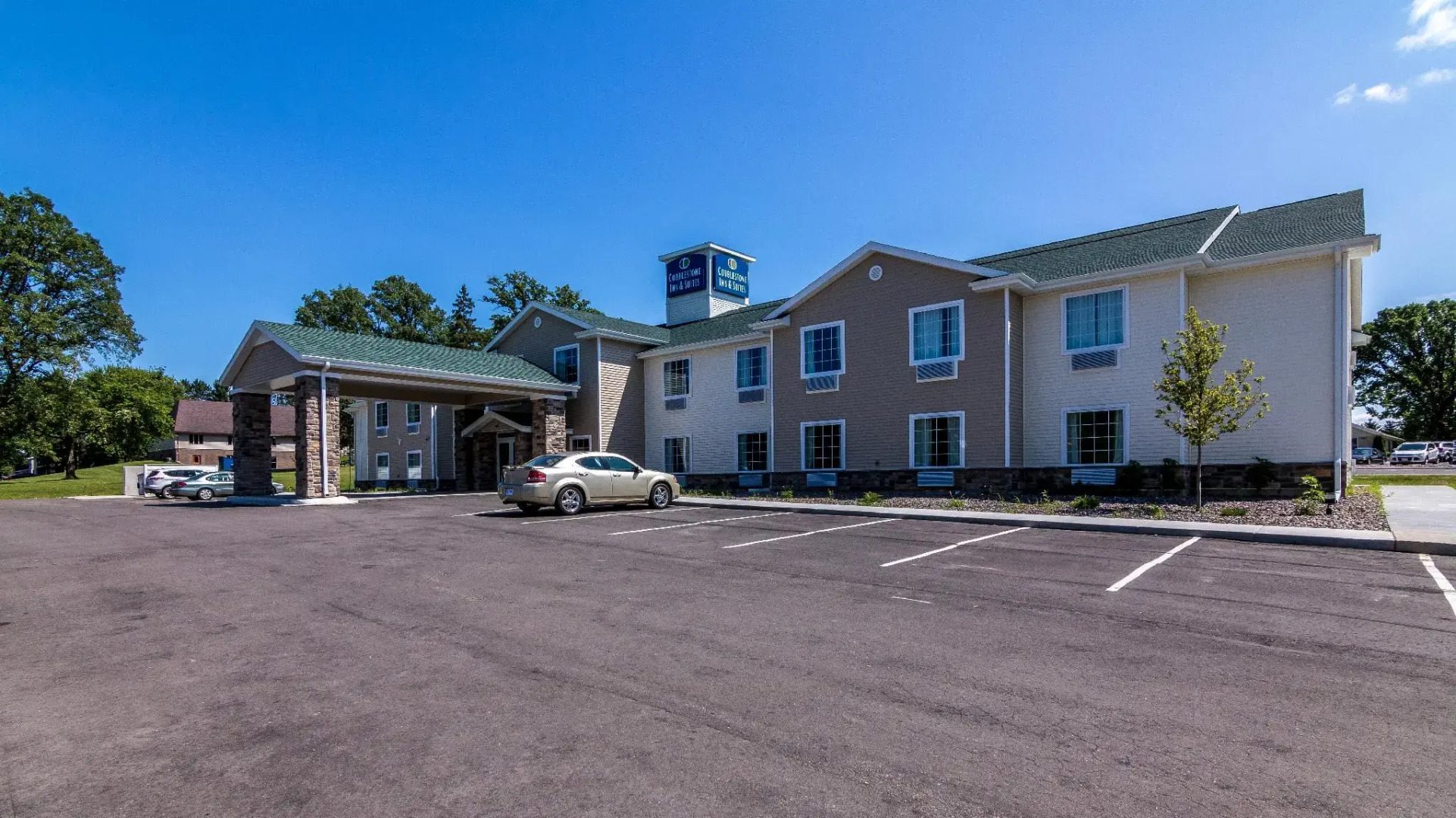 Cobblestone Inn & Suites - Barron