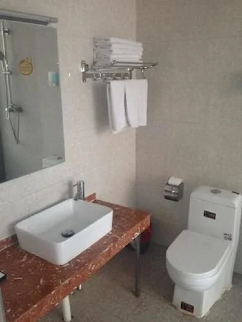 Yingxian County Super 8 Hotel