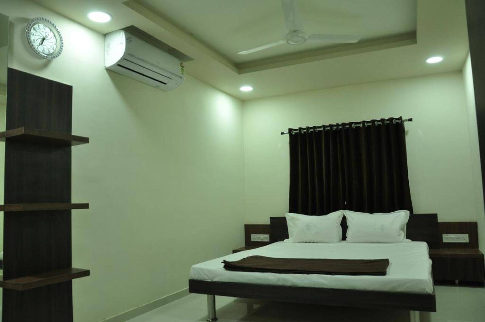 Shivdhara Hotel & Residence