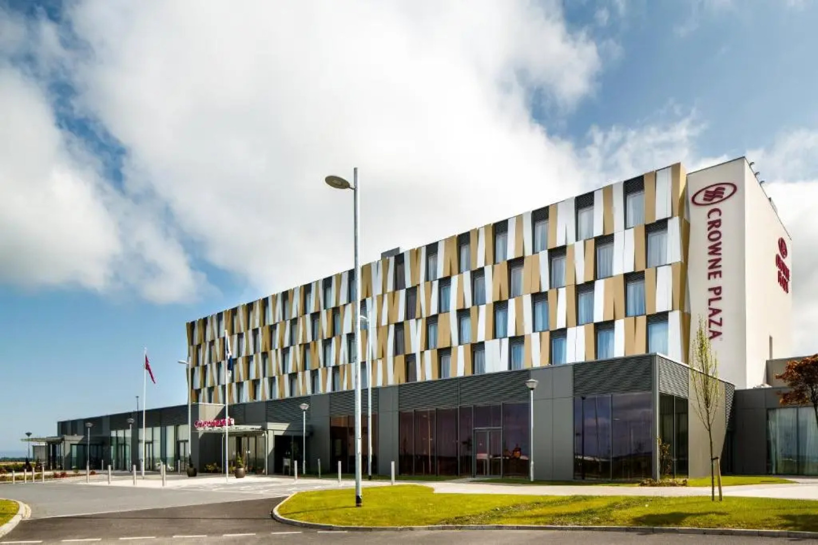 Crowne Plaza Aberdeen Airport by IHG