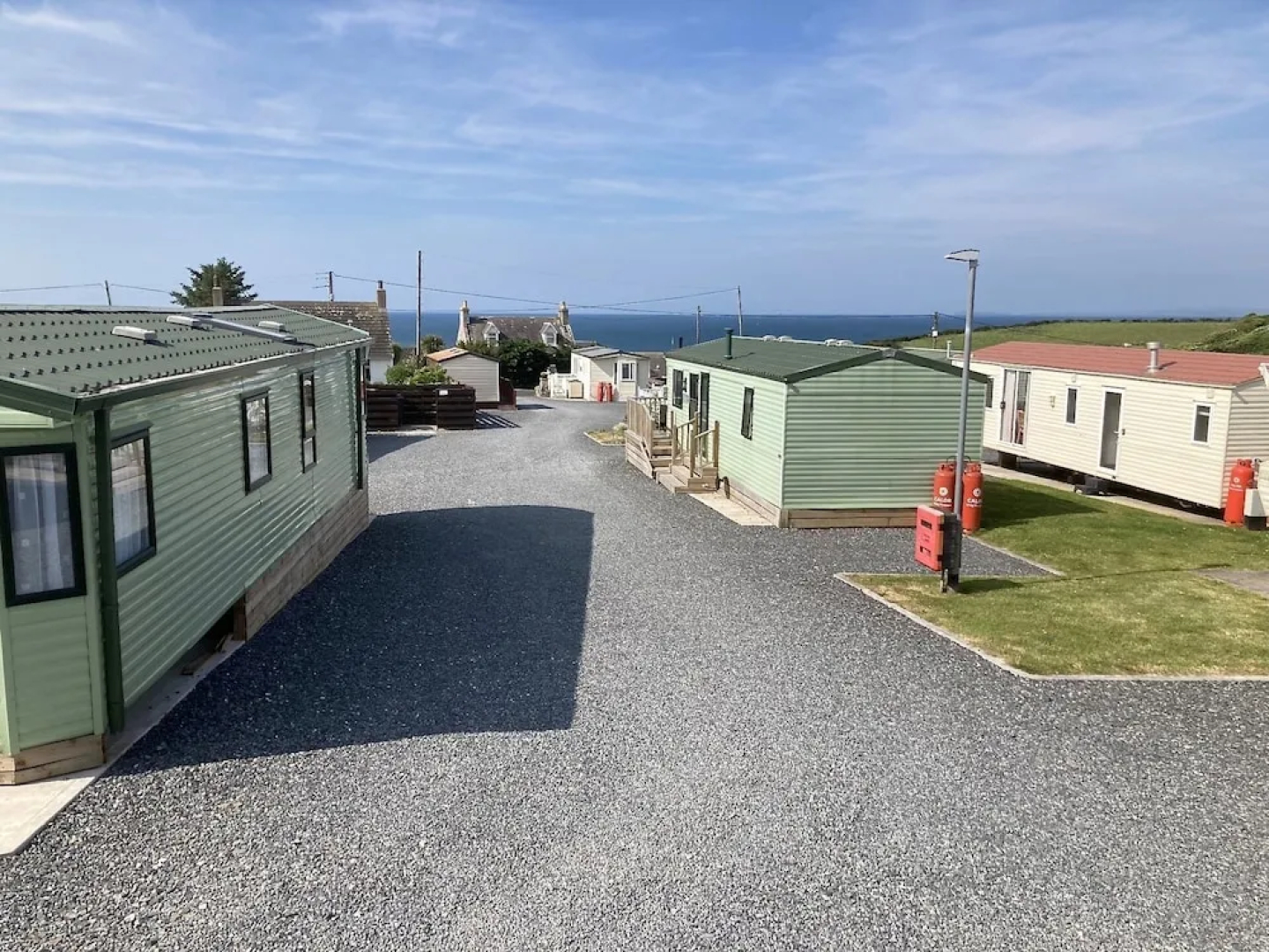 2 Bed-sleeps4-beachfront-free Parking