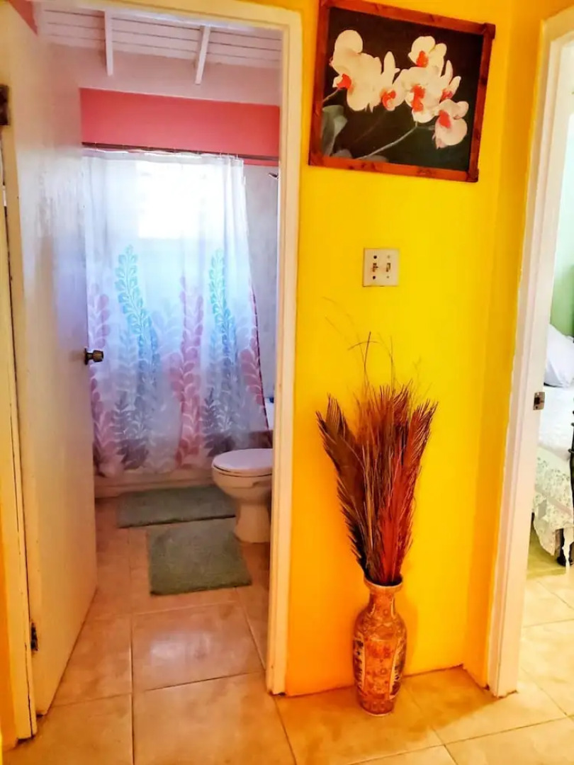 2 Bed-sleeps 4-gated Community-5 Min Town Centre