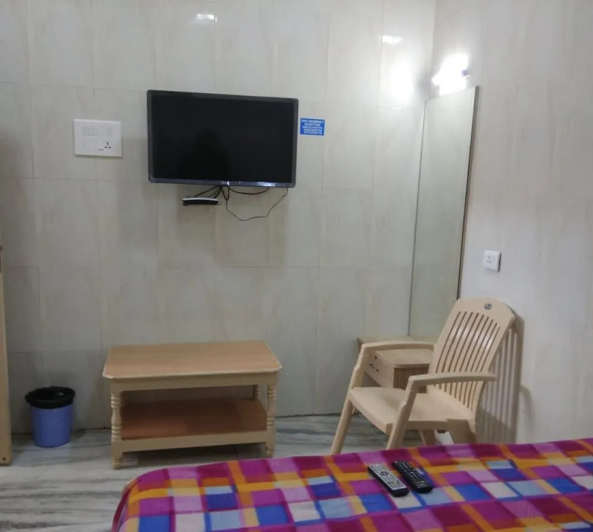 iROOMZ GVK Residency