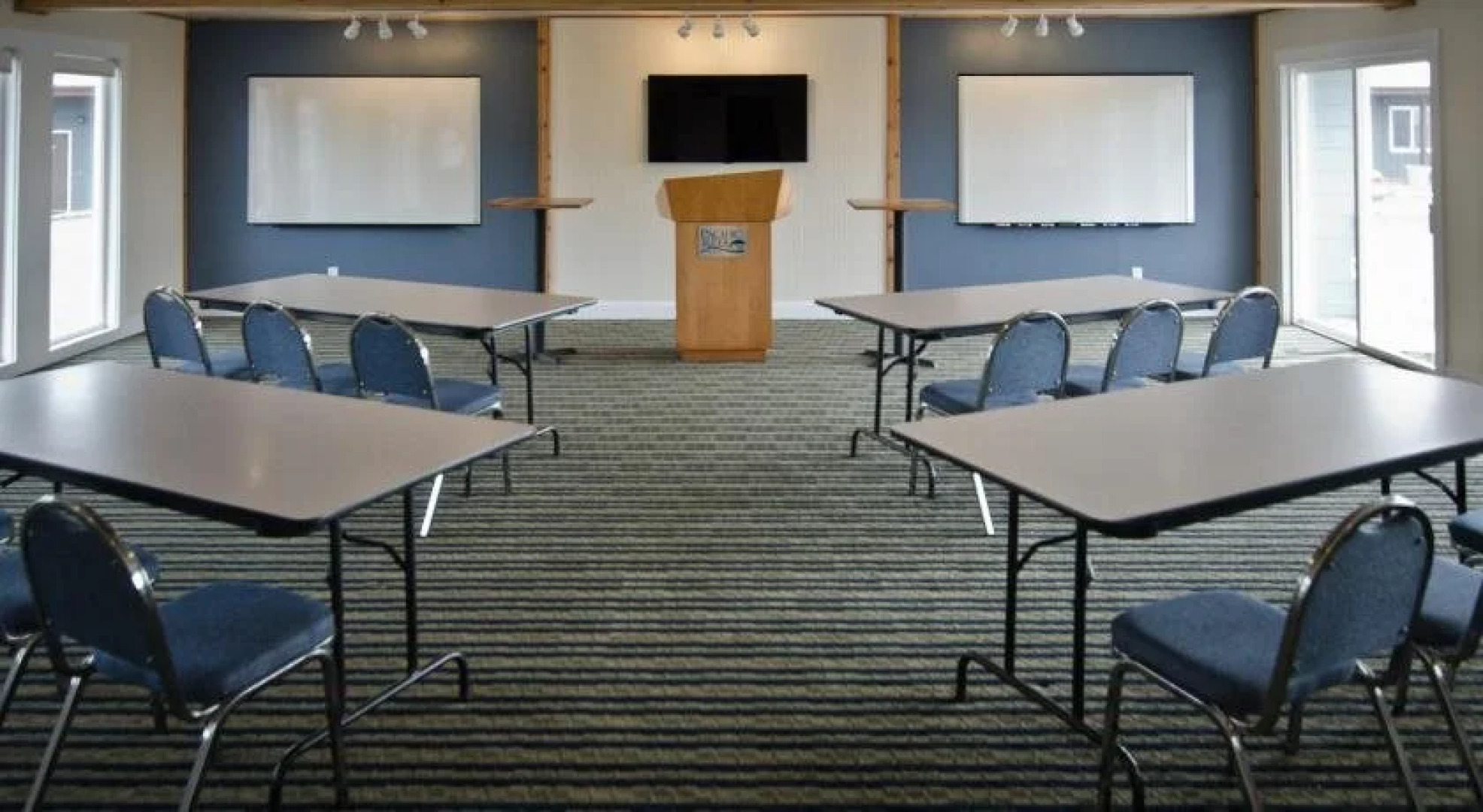 Pacific Reef Hotel & Light Show