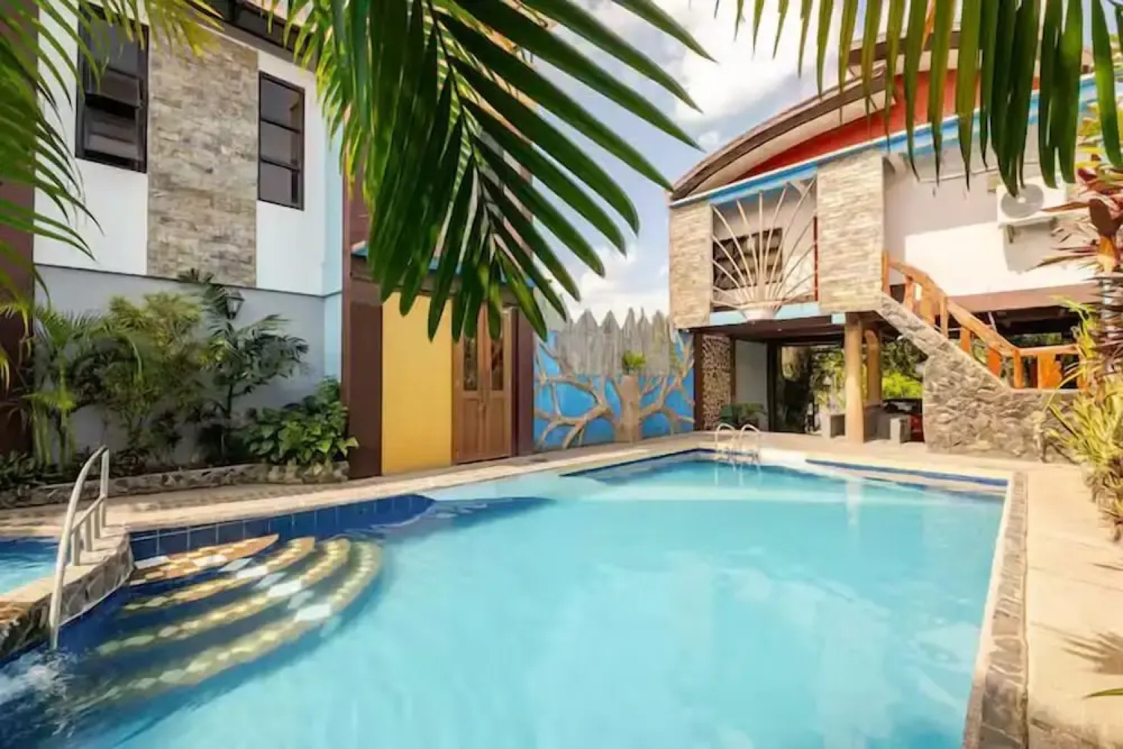 Ross Rose Budget Hotel