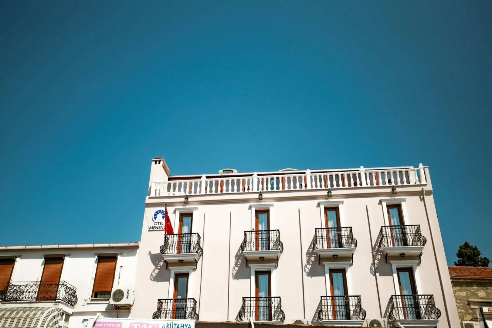 Menendi Otel
