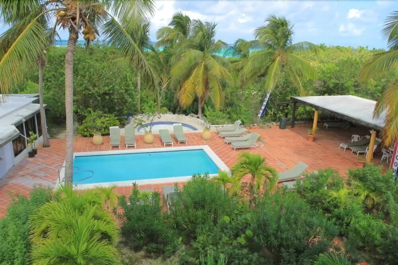 Allamanda Beach Club by RedAwning