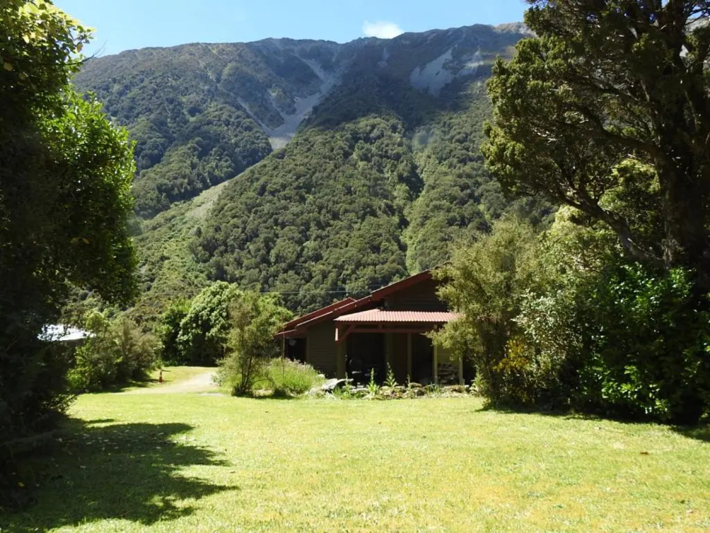 Rata Lodge Backpackers