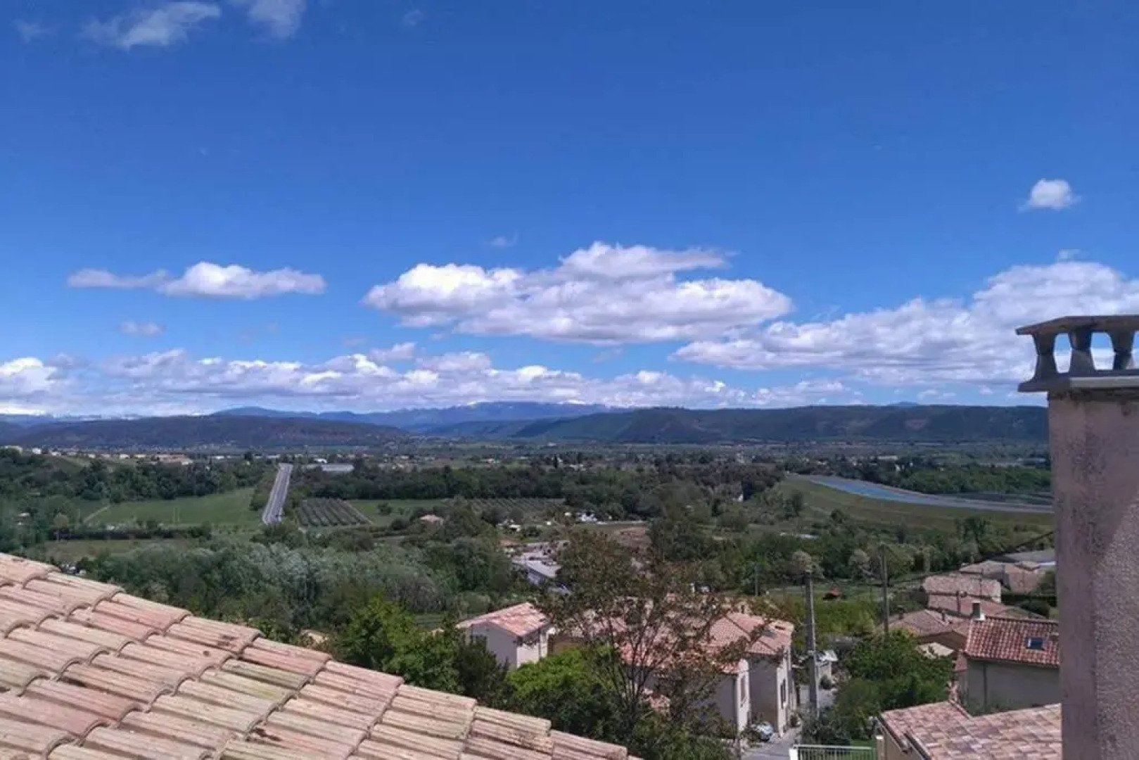 Appartement plein Sud au pied du Luberon