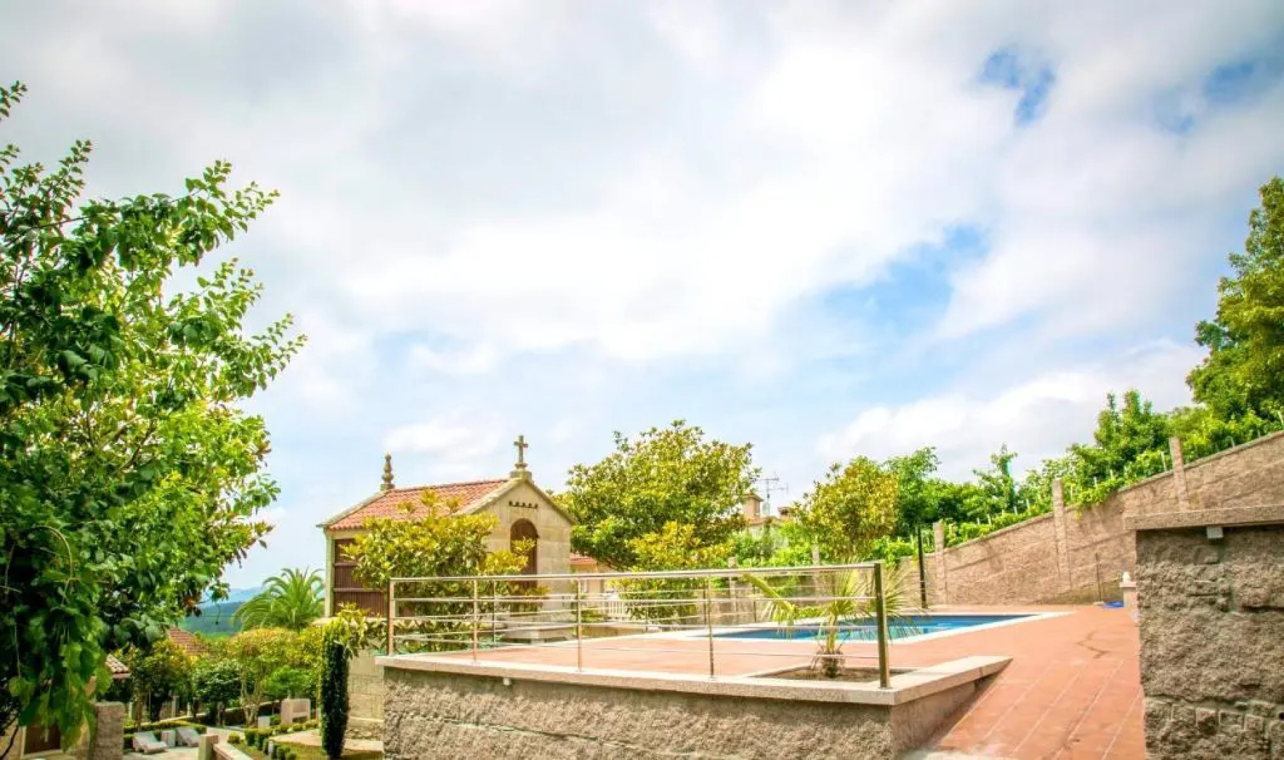 House with 4 bedrooms in Cuntis with wonderful mountain view private pool enclosed garden 18 km from the beach