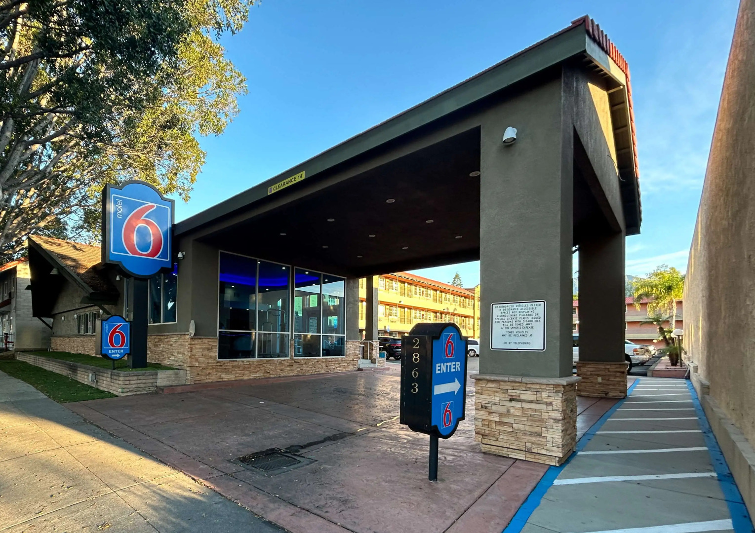 Motel 6 Pasadena, CA – Old Town Pasadena Area