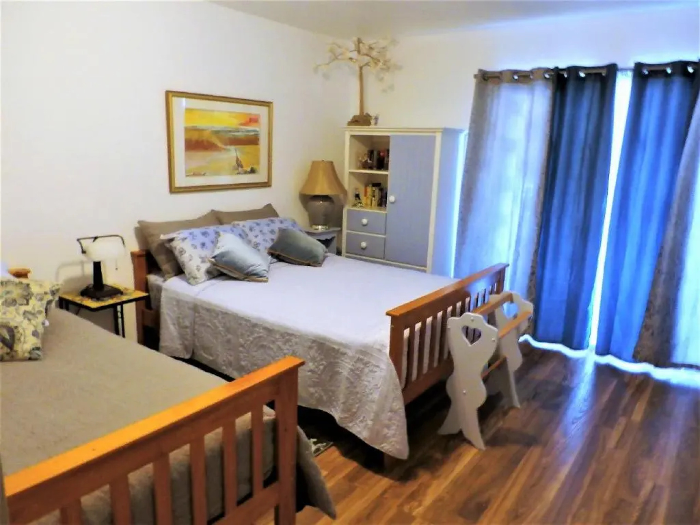 New Charming 2 Bedrooms Unit Close To Everything
