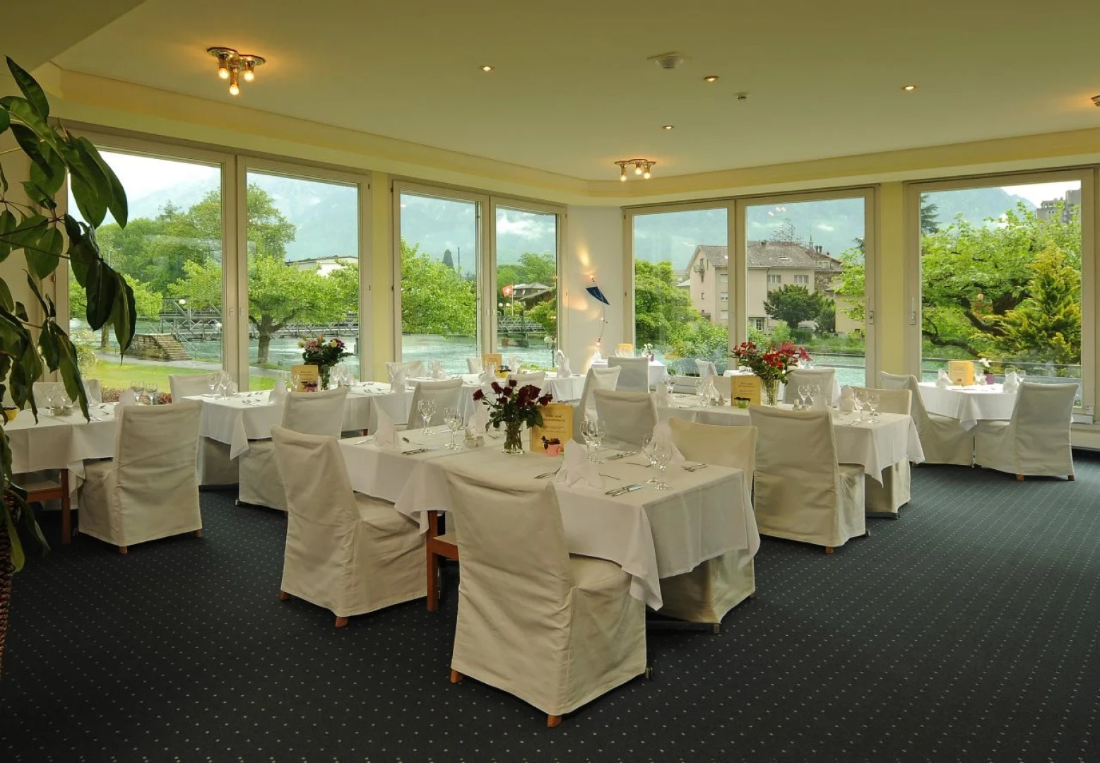 HOP Apartments & Suites