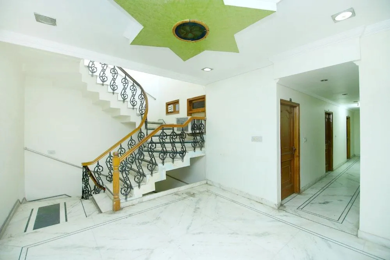 Oyo 41618 Hotel Regency