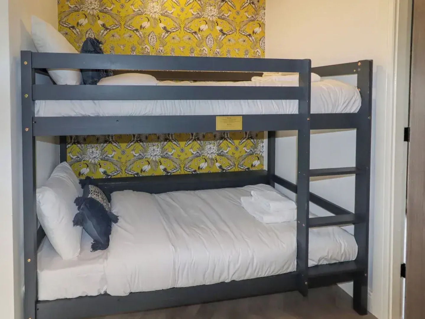 Valley Lodge 4 - North Wales Eco Lodges