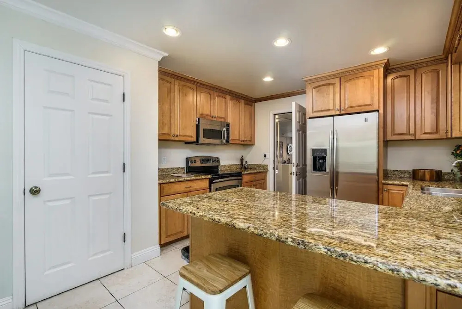 Creme de la Creme 1 - Pet Friendly Near Dunn Court Beach by Yosemite Region Resorts