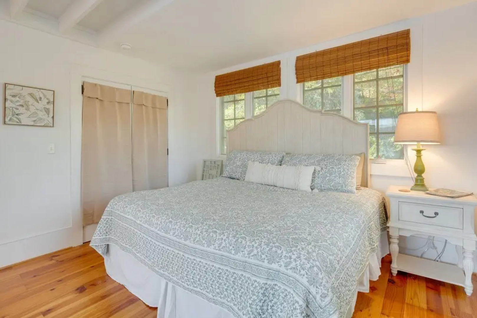 Lakefront Landrum Home w/ Deck, Fire Pit & Kayaks!