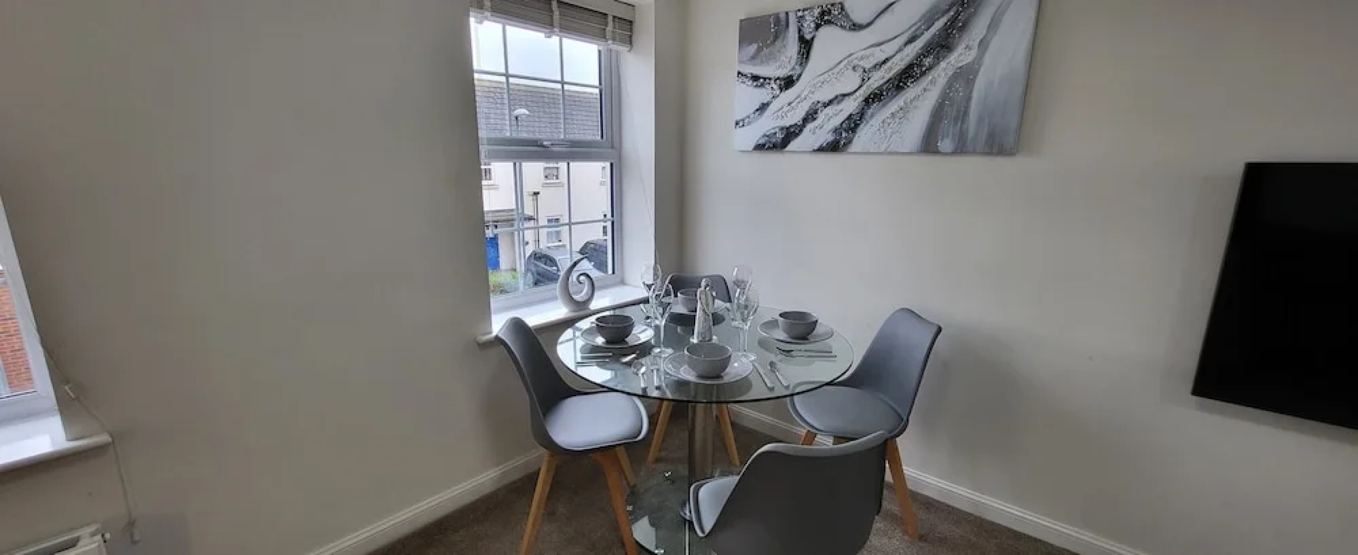 Inviting 6-bed House in Nuneaton