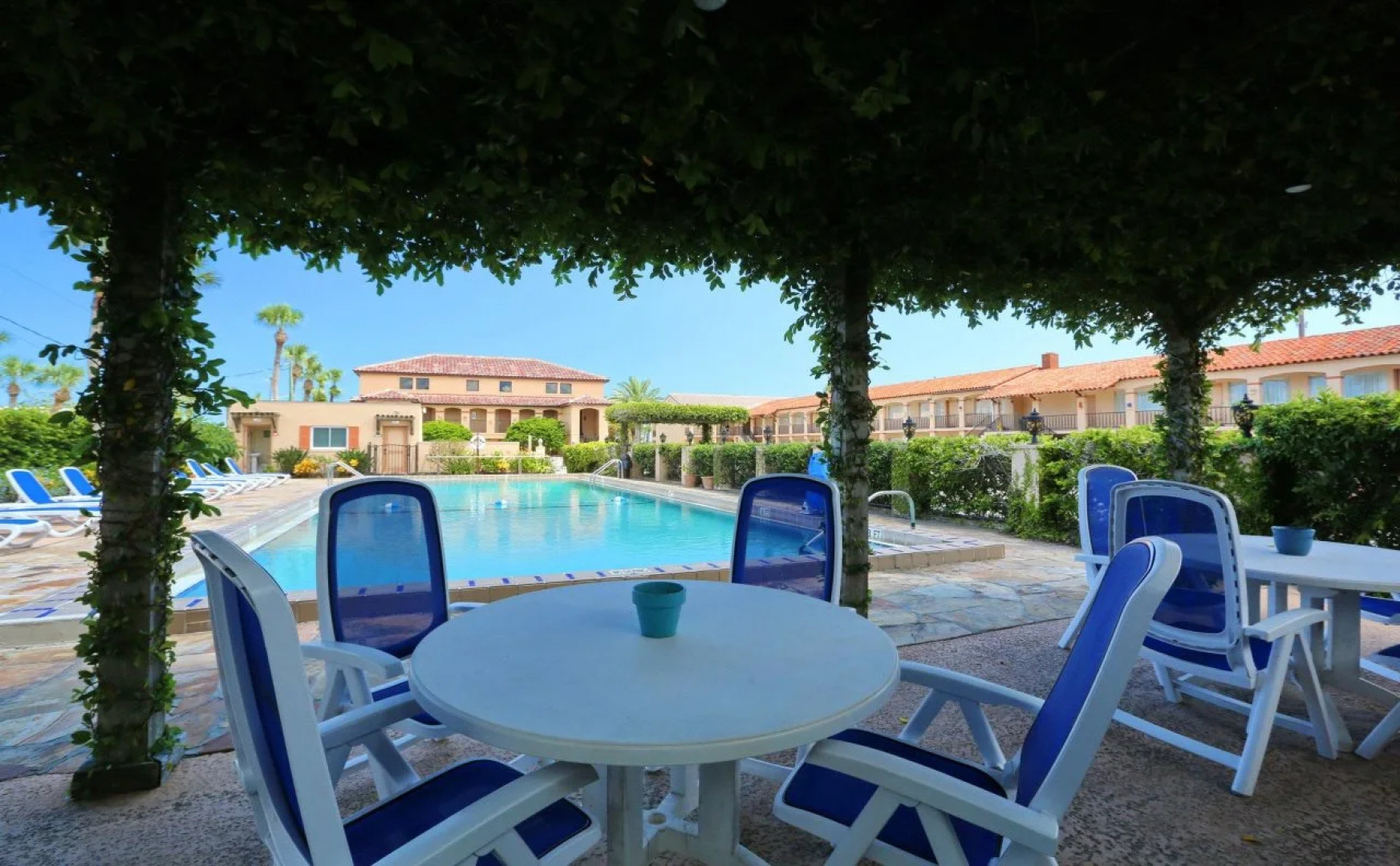 La Fiesta Ocean Inn And Suites