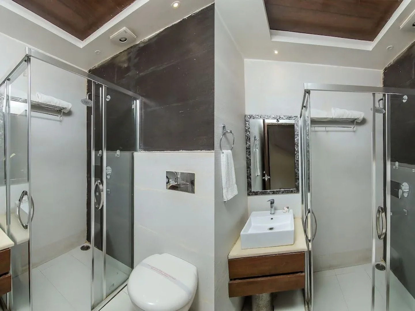 Capital O 28615 Hotel Crossroad