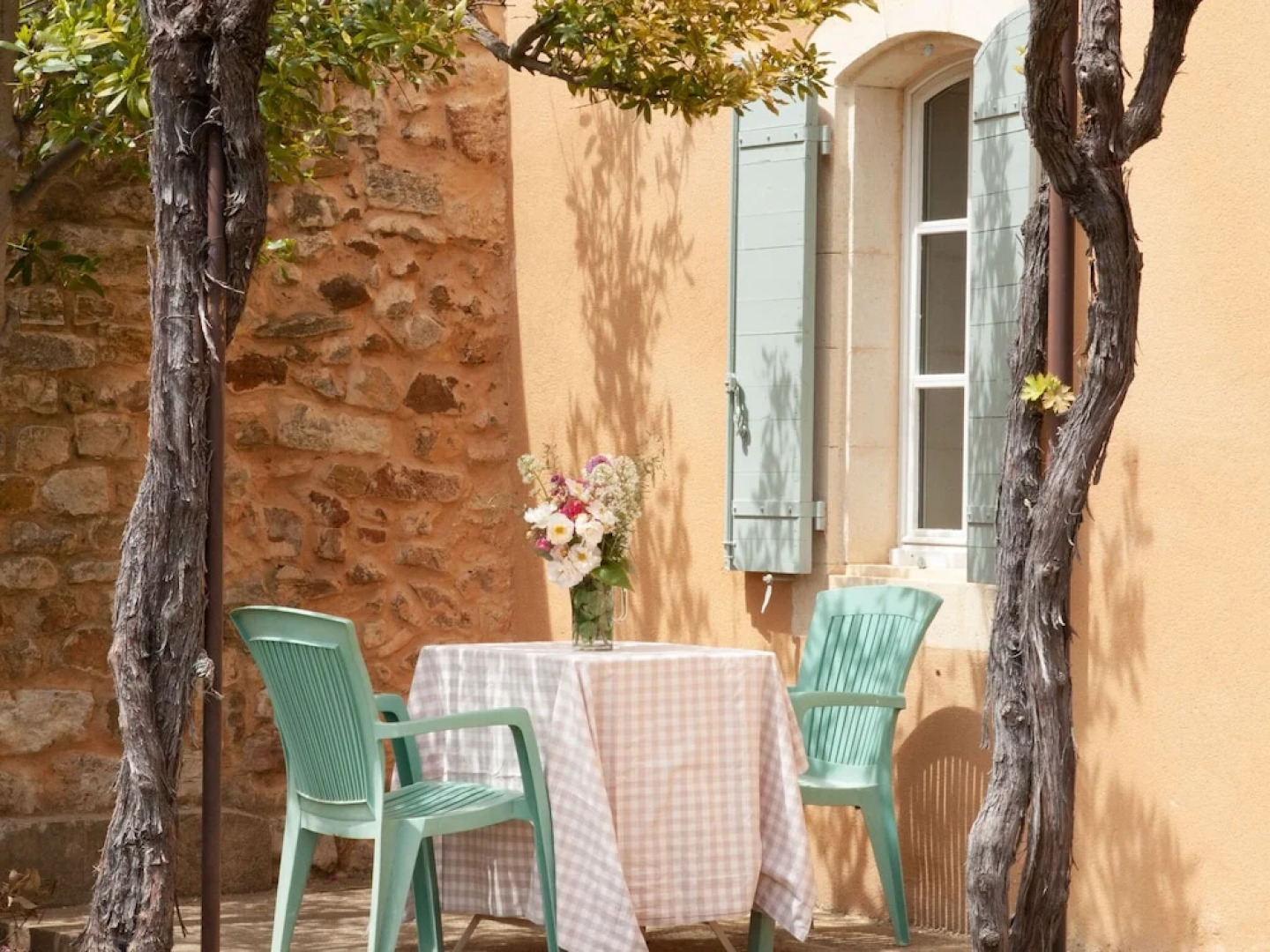 Quaint Holiday Home in Rustrel With Swimming Pool