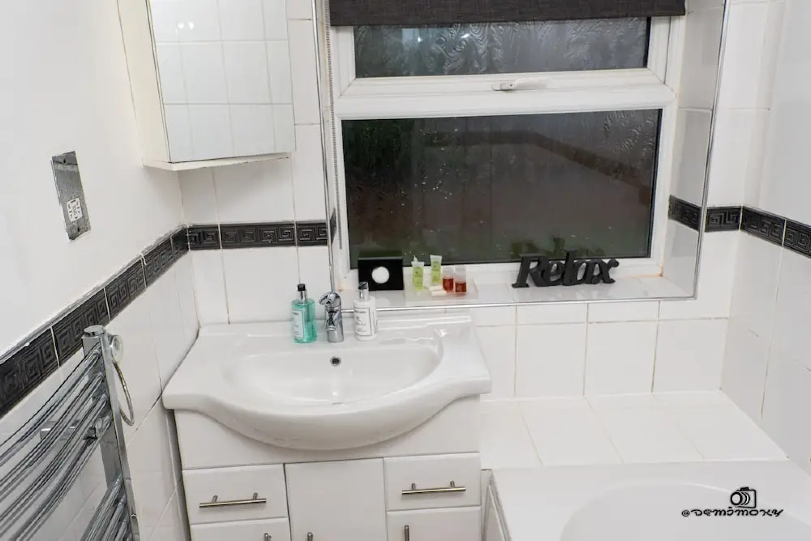 7 Guests - 3 Bedrooms - Parking - Pet Friendly