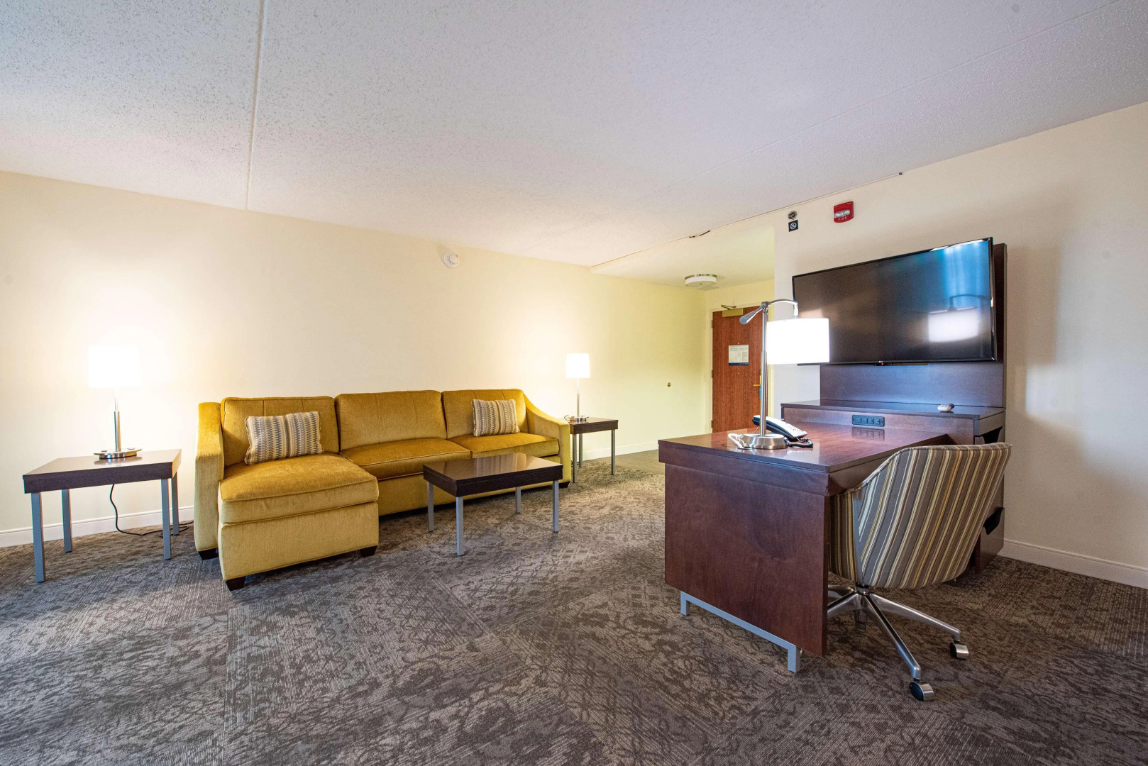 Hampton Inn & Suites Rockville Centre