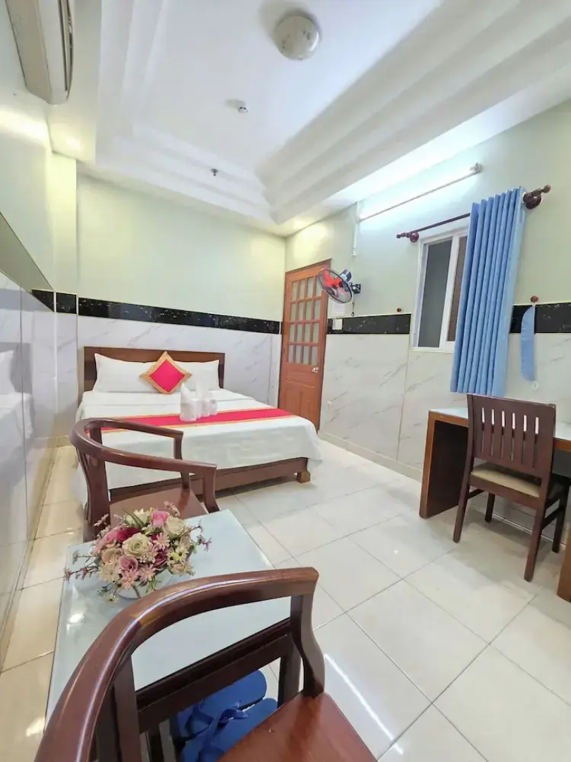 Tan Truong Son Hotel