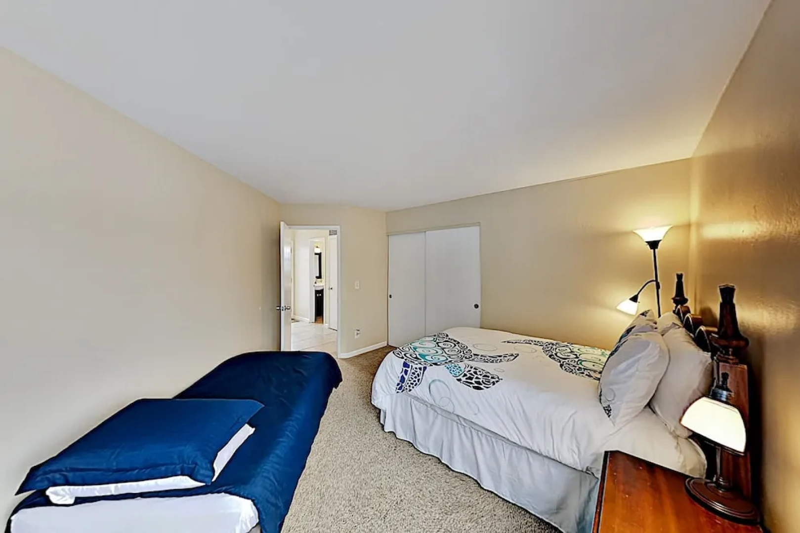 2br W/ Ocean Views - Steps To Beach 2 Bedroom Home