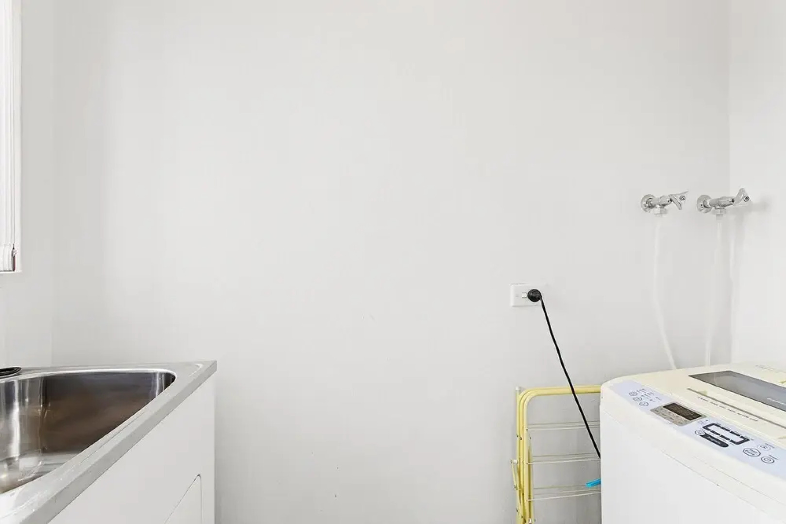 The Pines, 5/4 Messines Street