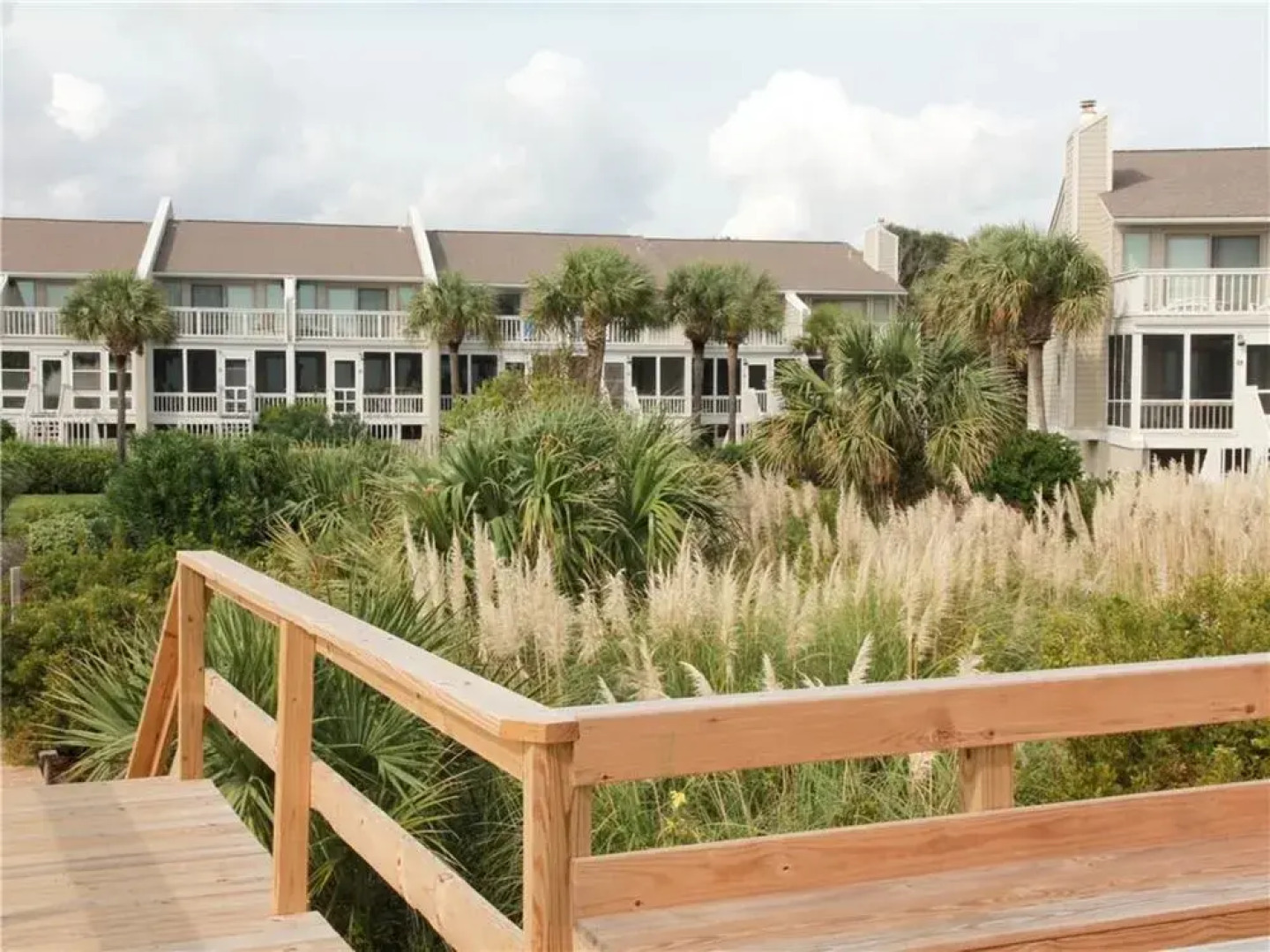 Beach Club 25 by RedAwning