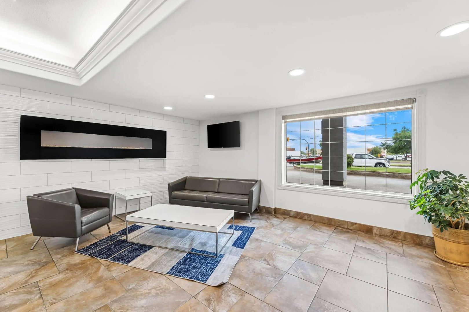 Super 8 by Wyndham Saskatoon Near Saskatoon Airport