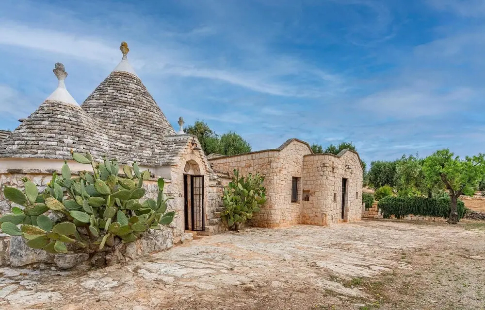 Amazing Home in Ostuni -br- With Wifi, Private Swimming Pool and Outdoor Swimming Pool