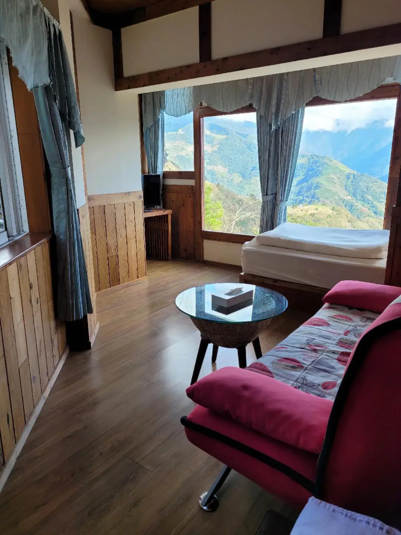 Shiyai Taoyuan B & B