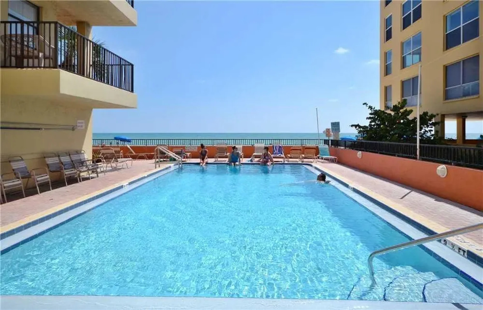 Las Brisas 404 - Three Bedroom Condo