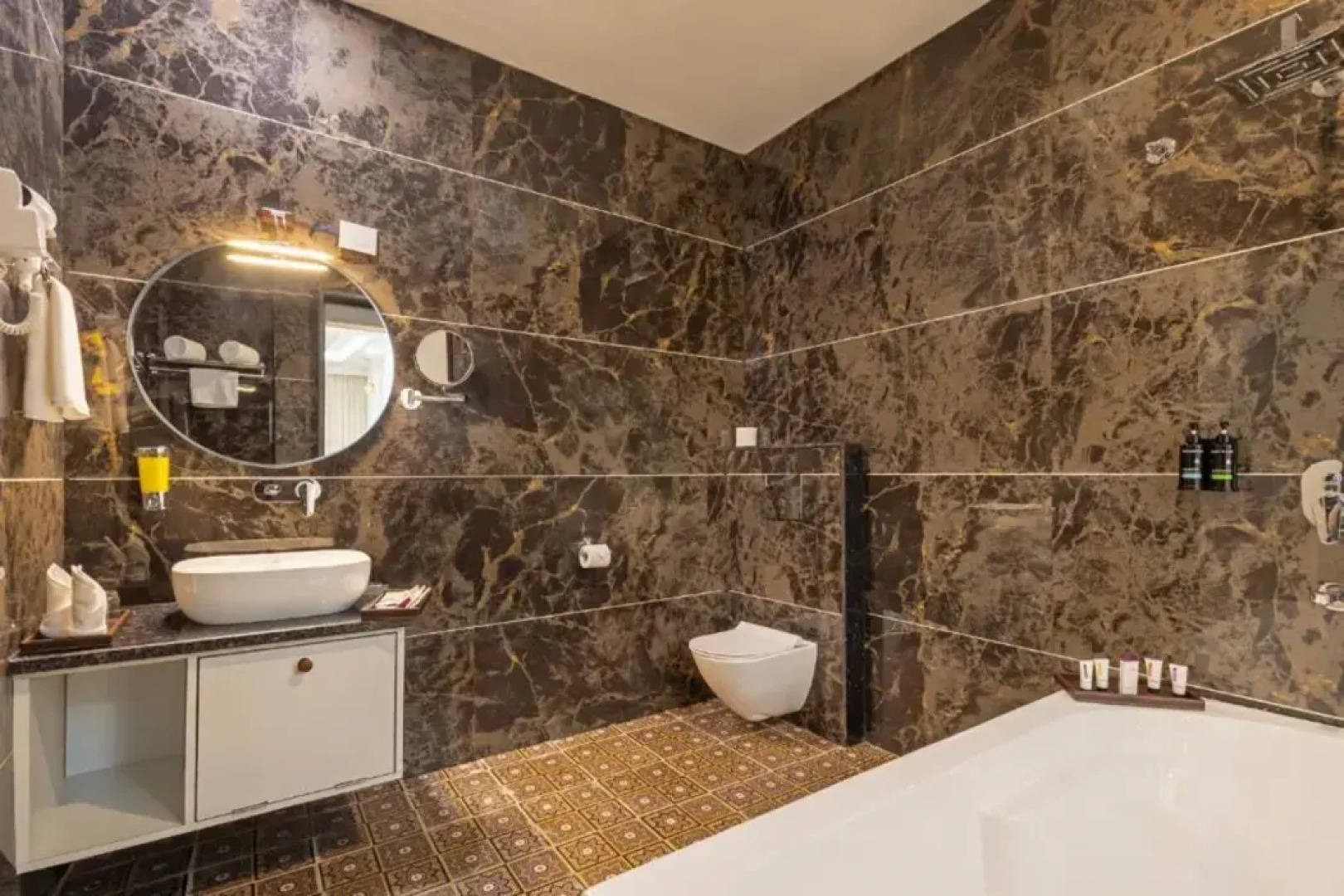 Sterling Kastoori Rudraprayag