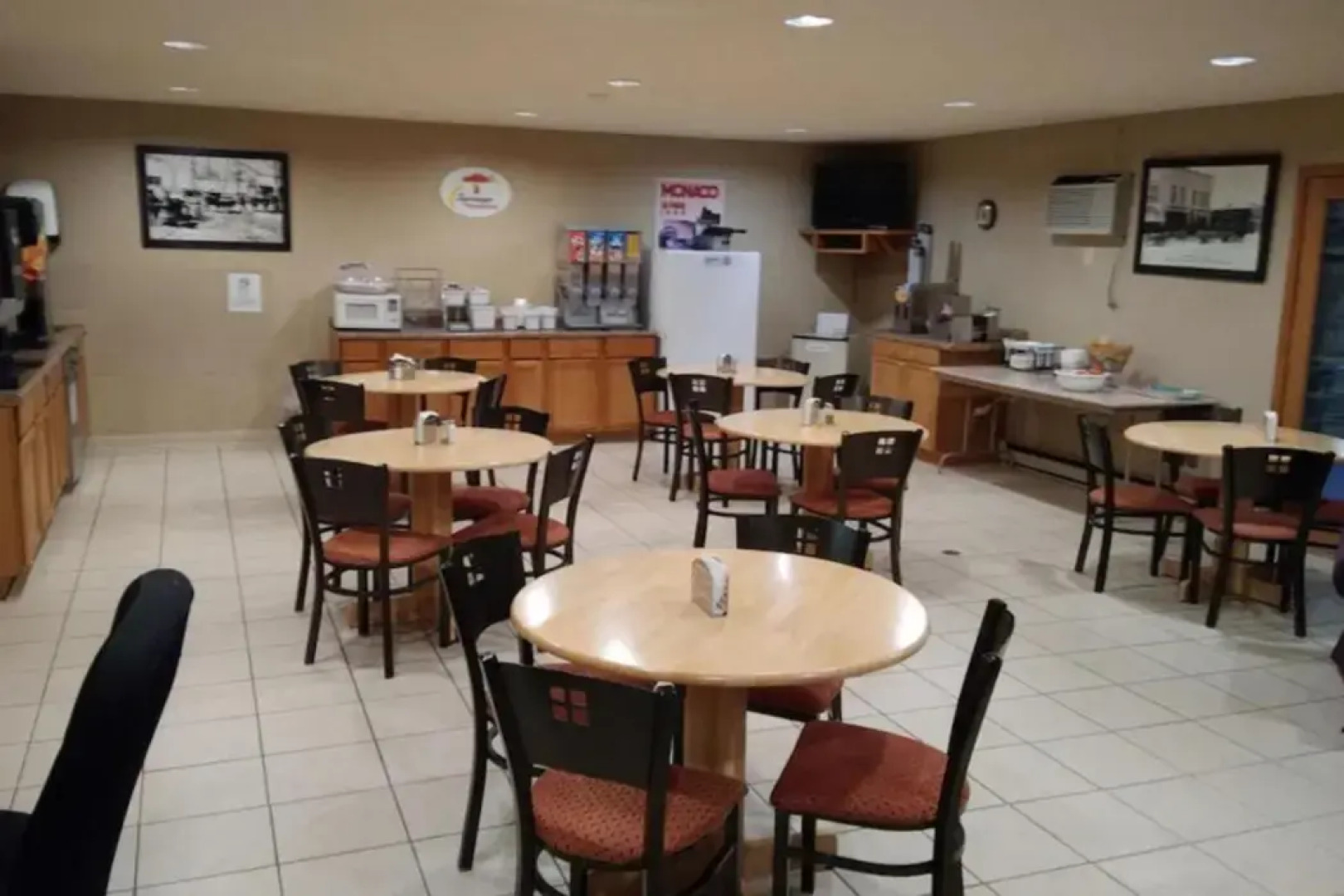 Wautoma Inn by OYO Near Airport WI 73