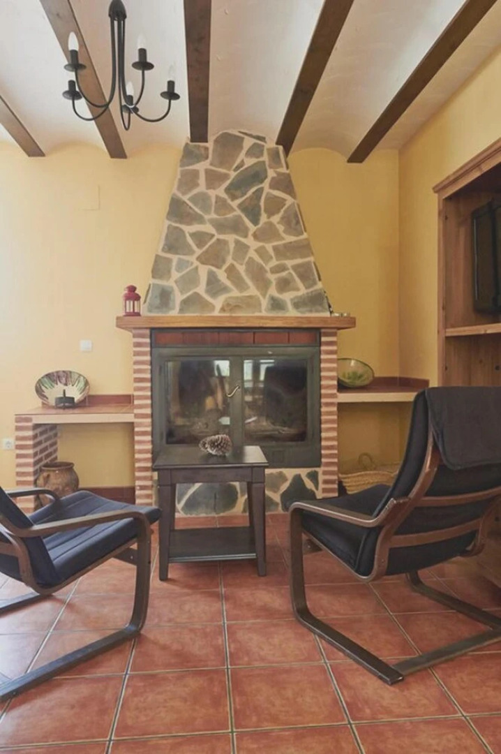 House With 4 Bedrooms in Yeste, With Wonderful Mountain View, Pool Access and Enclosed Garden