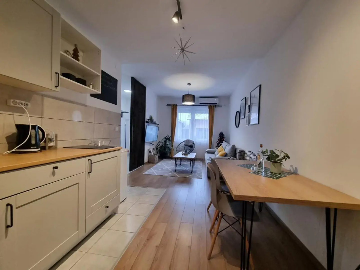 Apartment 12-09