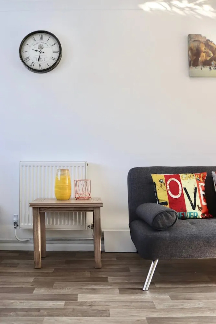 Skyvillion - Valley Way - 3bed House In Stevenage