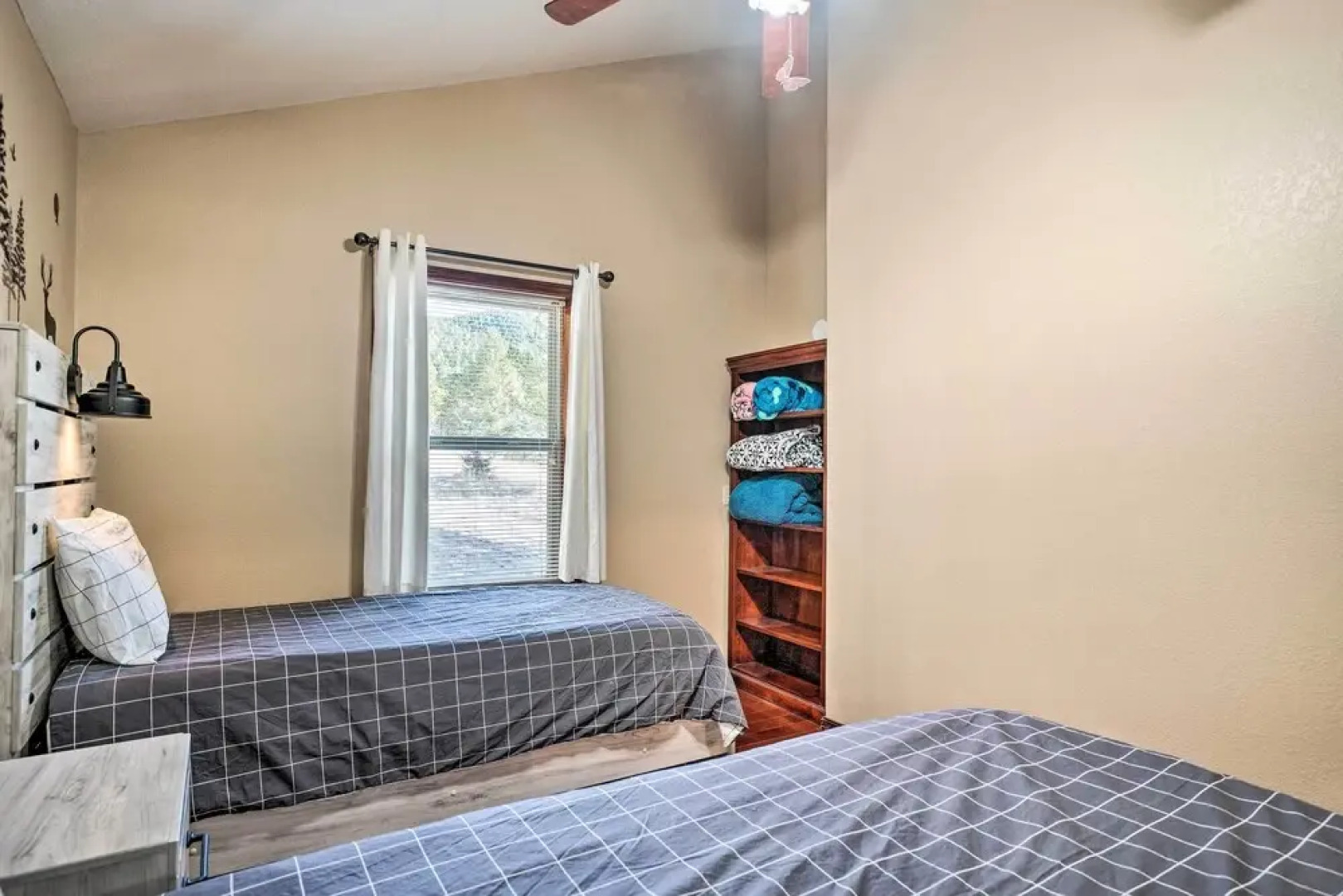 Woodland Park Hideaway w/ Mtn Views & Hot Tub