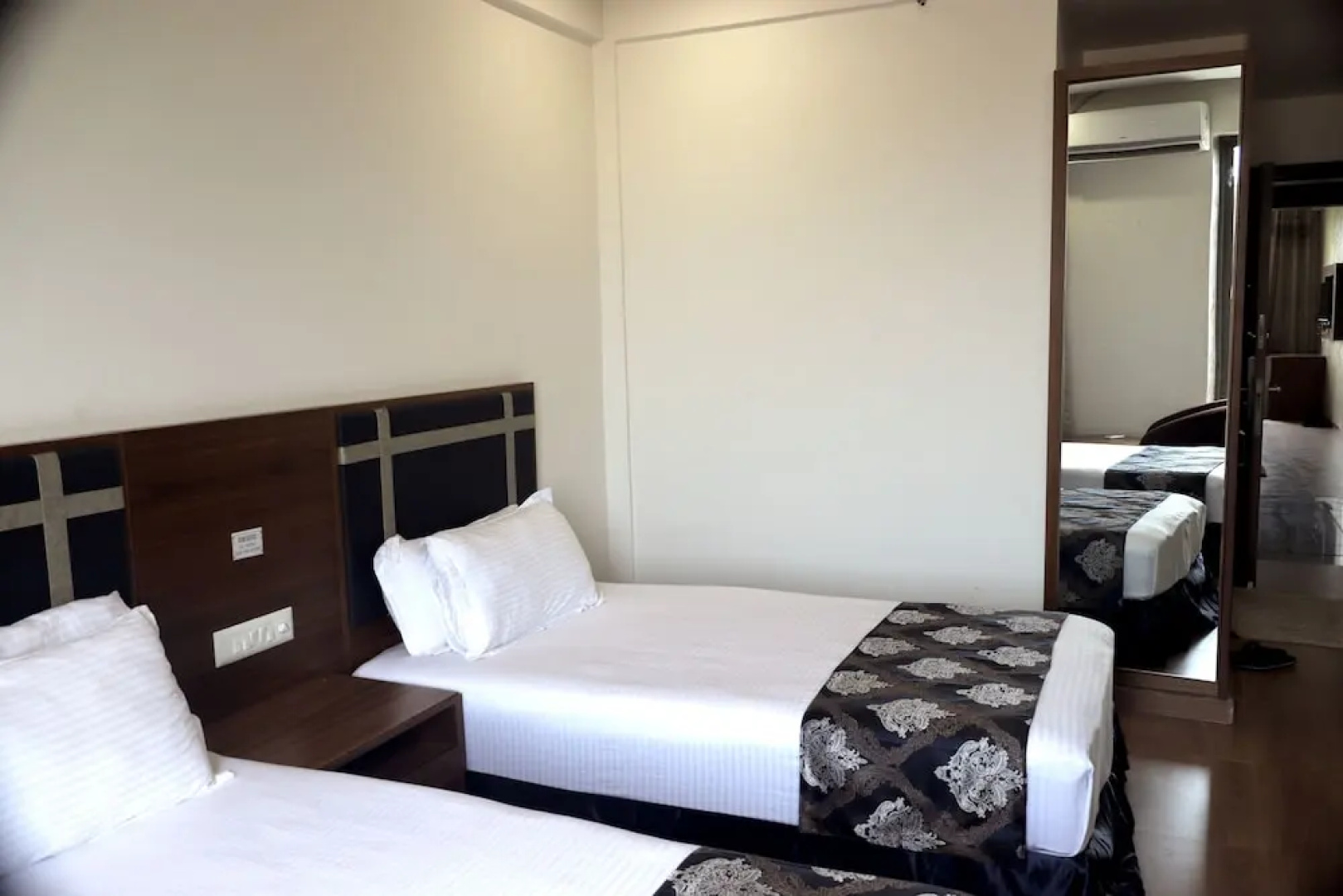 Heaven7 Hotel & Resort