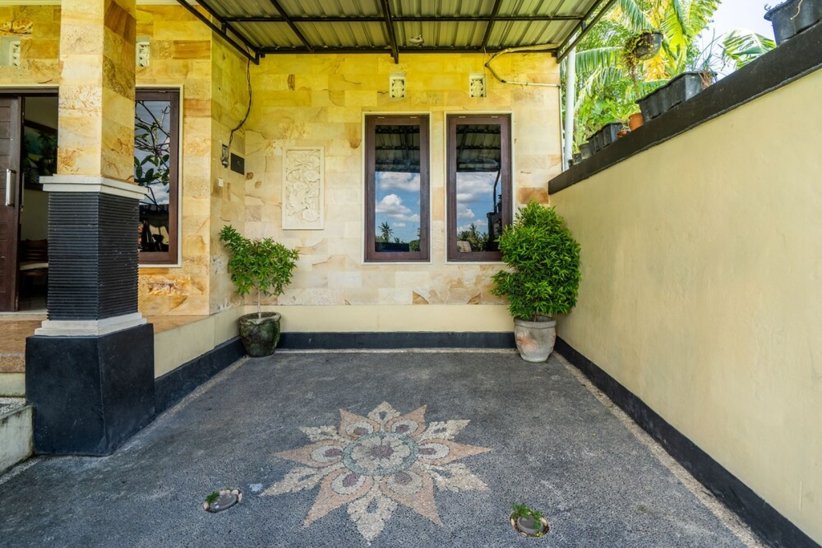 Kutus Kutus Saba Beach Villas