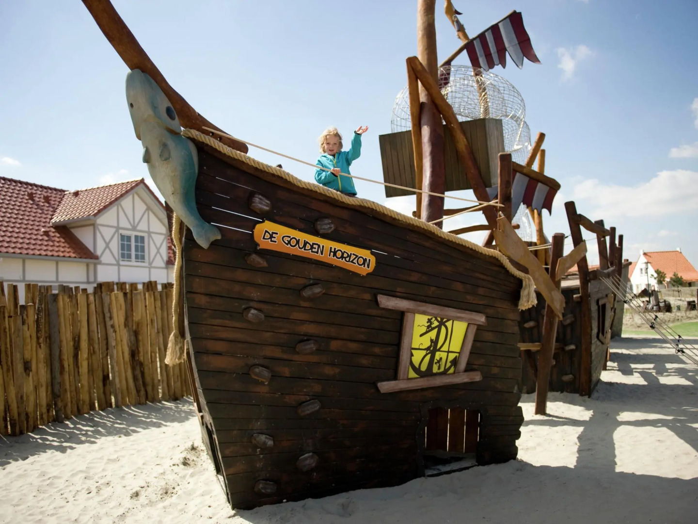 Restyled villa with sauna and rowing boat, in a holiday park, 400 m from the sea