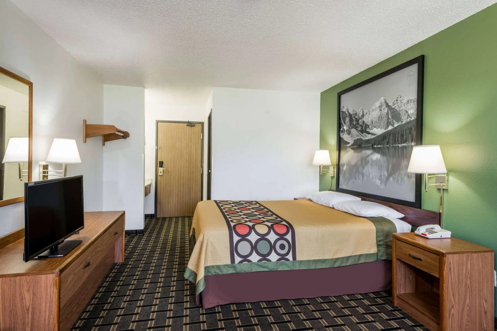 Super 8 by Wyndham Coshocton Roscoe Village