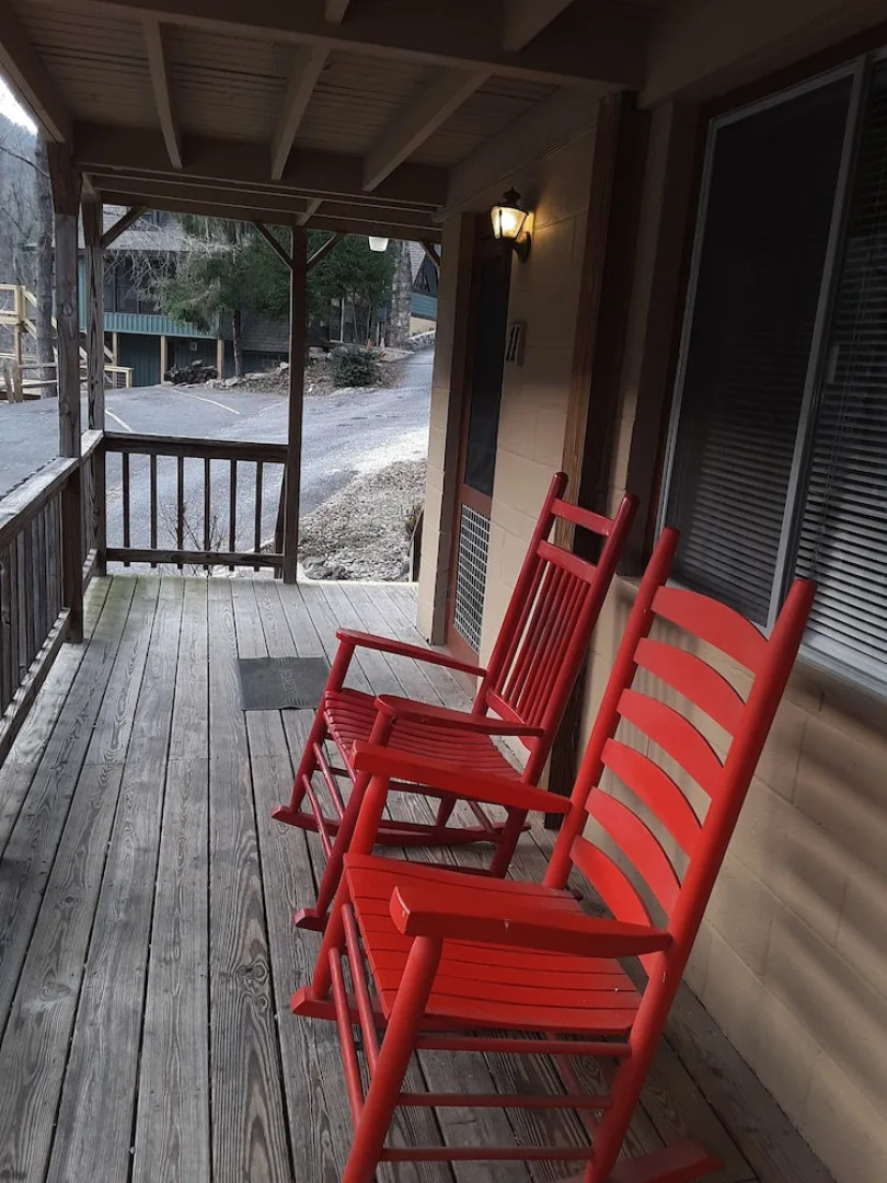 Evening Shade River Lodge and Cabins