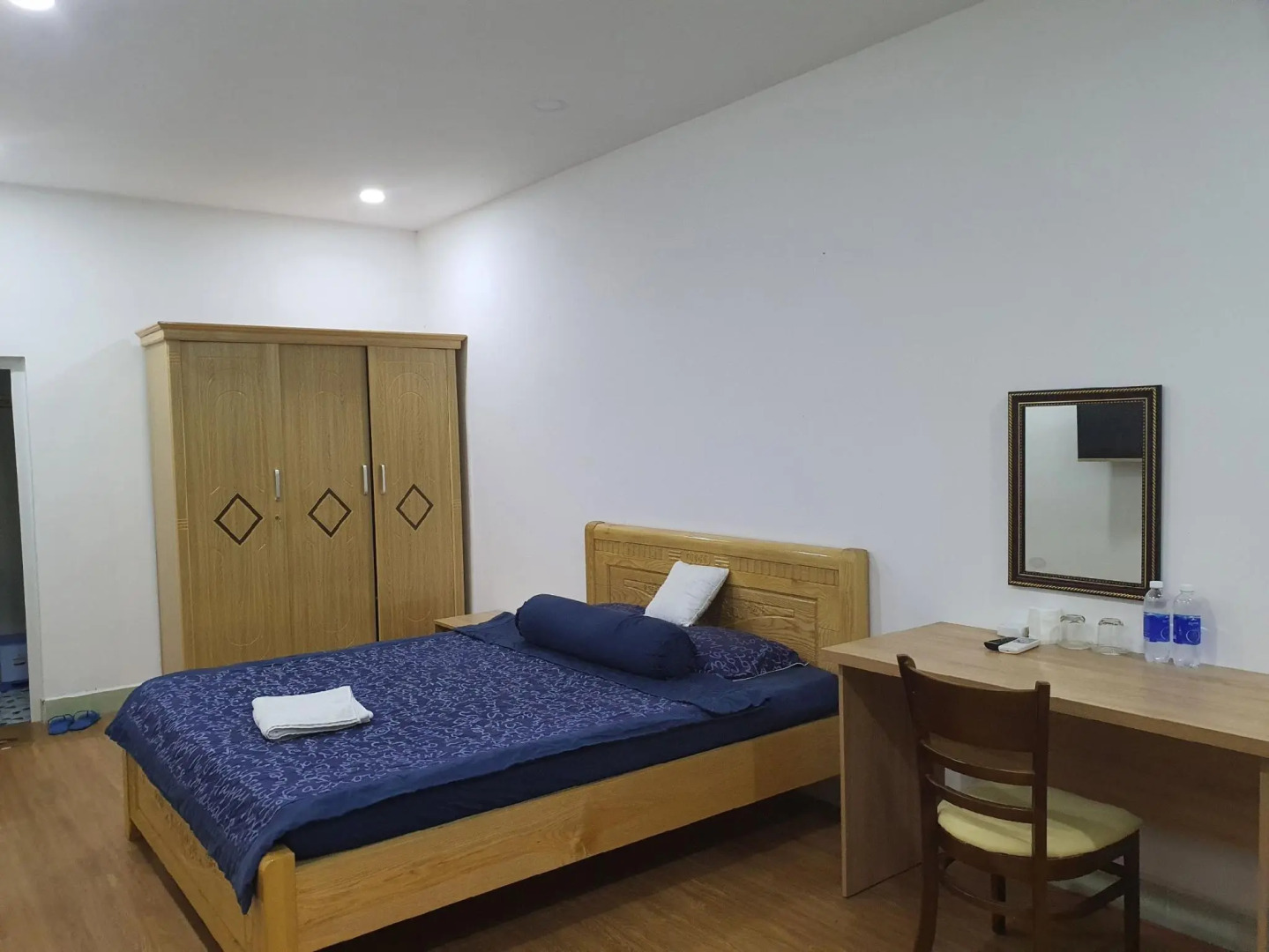 Alice's Happiness House