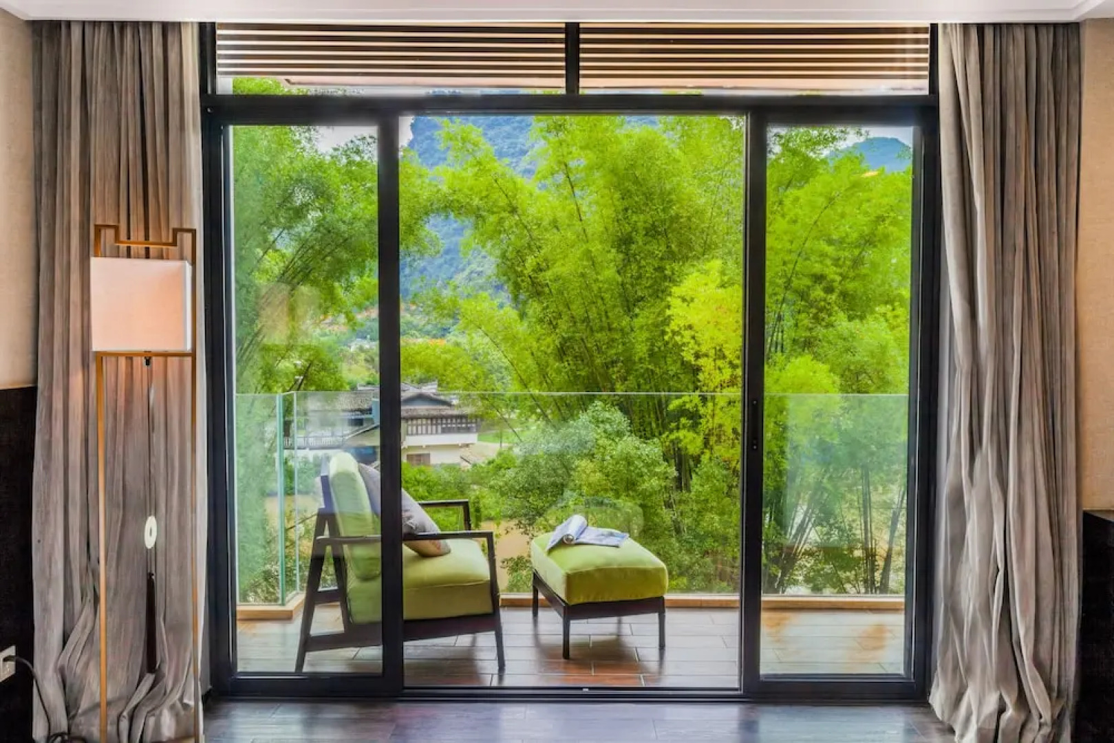 Courtyard Hotel - Yulong River Branch