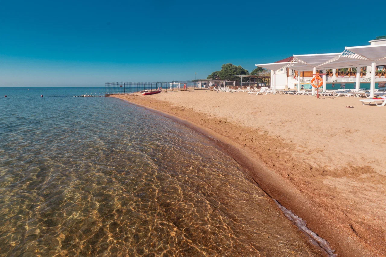 Zolotoj bereg(Evpatorija)