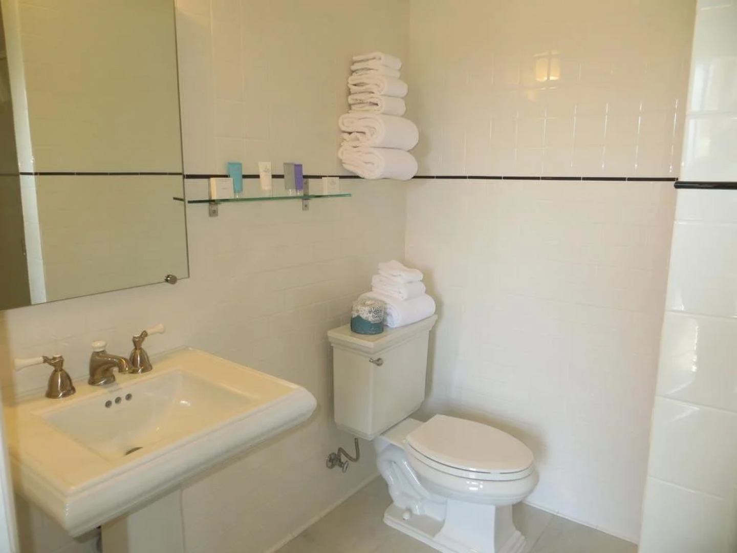 The Greens Hotel - Del Paso Blvd